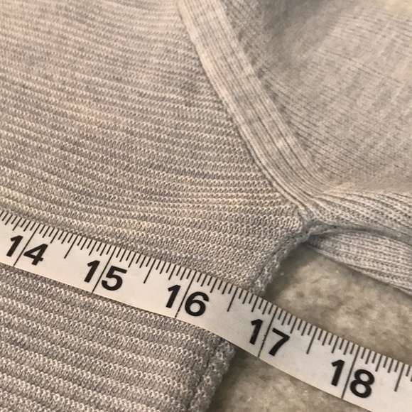 Lululemon Sweater Pullover Womens 8 Gray Crew Neck Long Sleeve Running Yoga - Picture 6 of 11